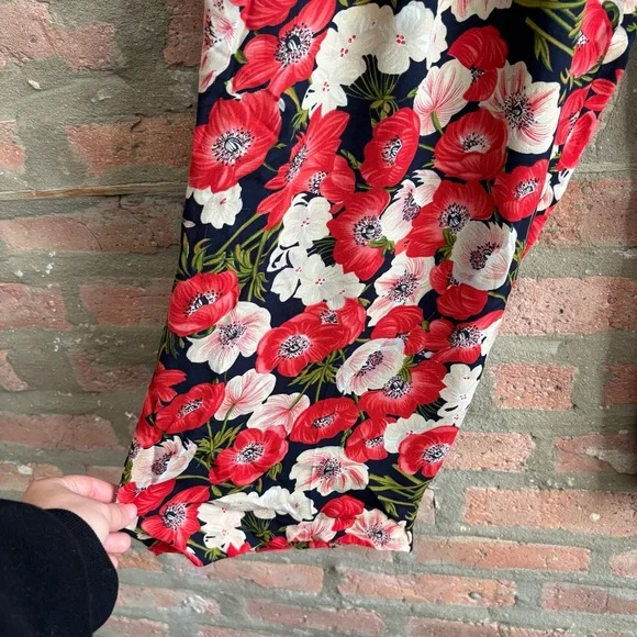 Vintage Anne Klein red floral silk pants 🌹
100% silk - Picture 6 of 8